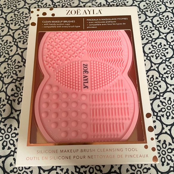 Other - Zoe Ayla- silicone brush cleaning tool